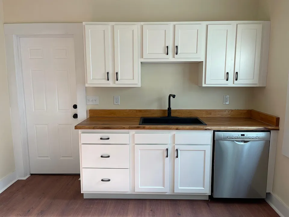 Kitchen - brand new