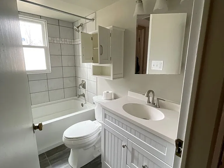 241 Boughey St — Photo 12