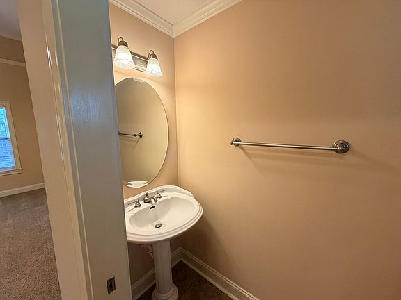 3rd image of 4901 Liberty Cir
