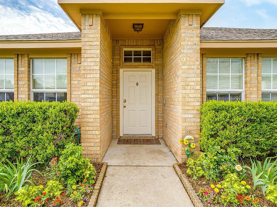 433 Asbury Dr, Saginaw, TX 76179 Zillow