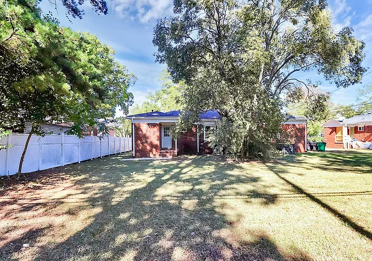 3503 Meredith Ave — Photo 13