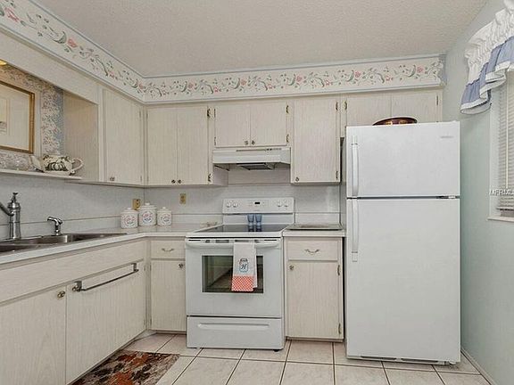 3rd image of 236 Harbor Dr S APT 201