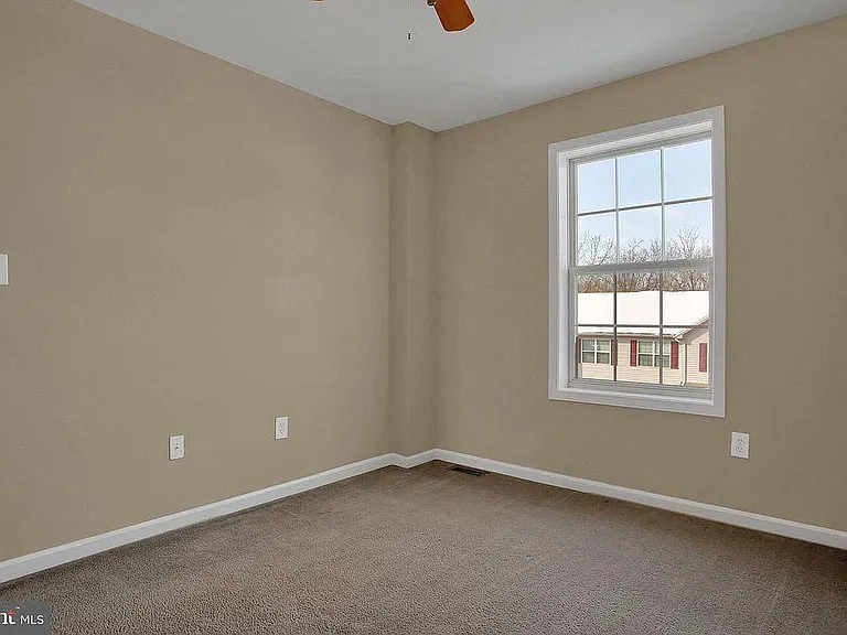 6395 Creekbend Dr — Photo 14