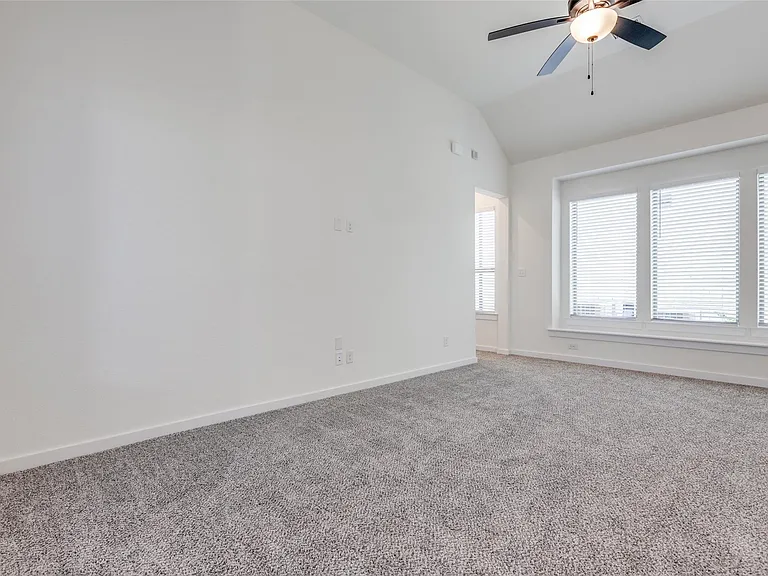 805 Fieldcrest St — Photo 16