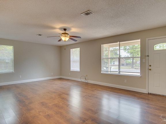 4th image of 4514 Creekmore St