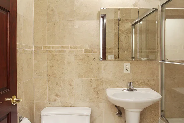 Rented by Ian Alexander Realty Group LLC | media 28