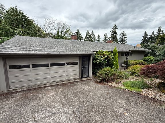 2nd image of 4138 SW 4th Ave