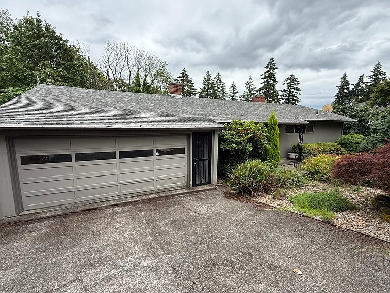 4138 SW 4th Ave — Photo 2