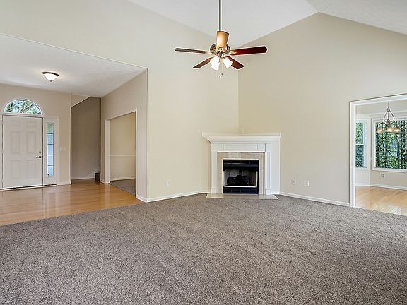 3rd image of 635 Bradford Dr