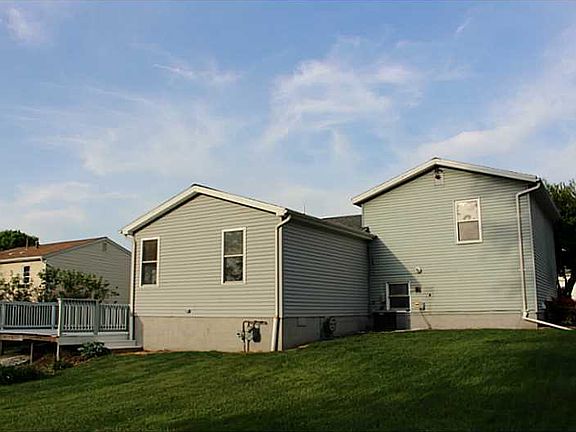 5th image of 4274 Emily St