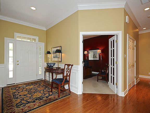 3rd image of 9642 Oakhaven Ct