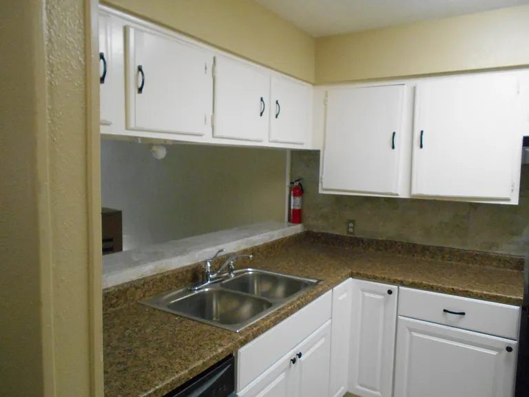 12447 W Village Dr #E — Photo 14