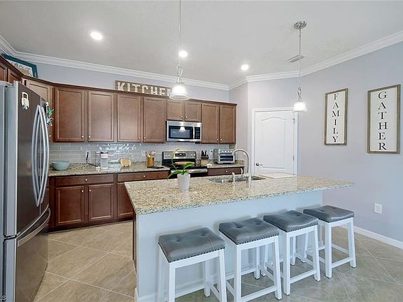 5th image of 9386 FOXGLOVE LN