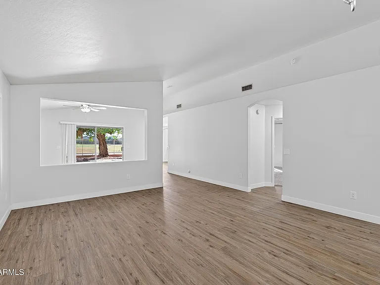 1365 E Betsy Ln — Photo 5