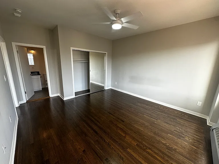 Boulevard Apartments — Photo 19