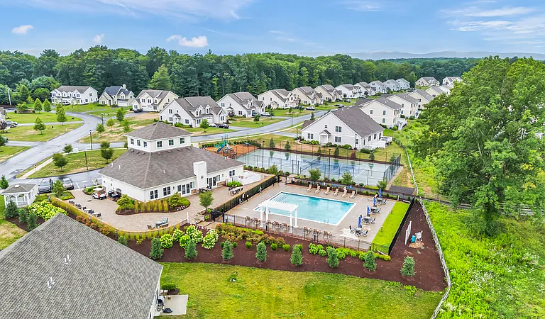 Woodland Green in Bloomfield — Photo 2