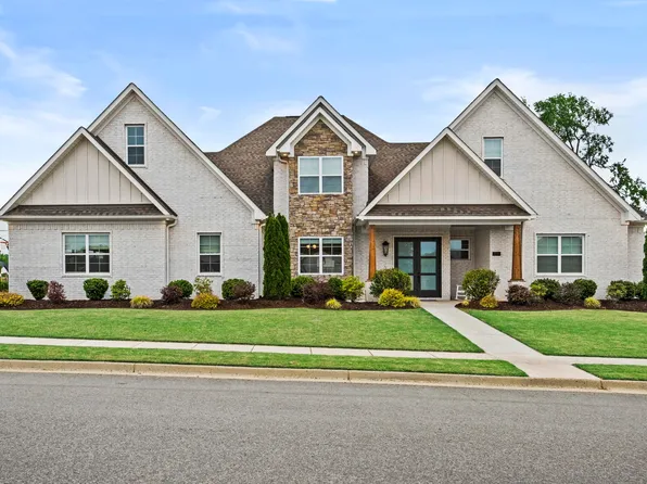 7230 Lake Point Cir, Benton, AR 72019