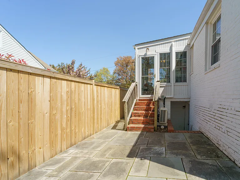 1334 Bayliss Dr — Photo 24