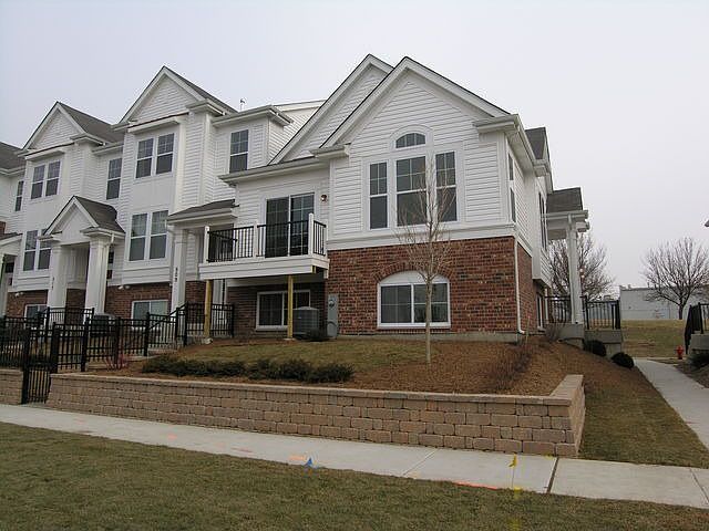 1st image of 501 Plaza Pl