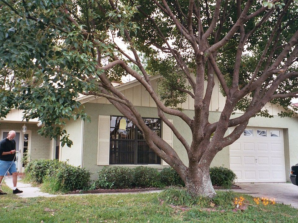 2772 Shadybranch