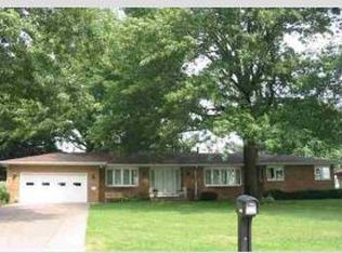 2622 E 41st St, Davenport, IA 52807