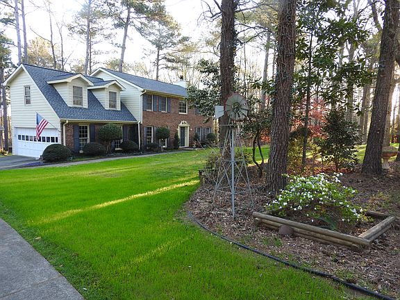 2nd image of 101 Mountain Laurel Dr