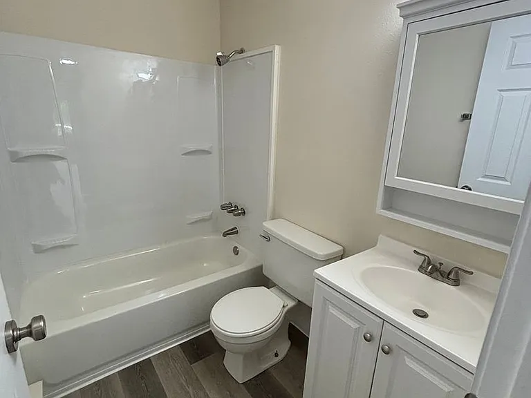 Willowbrook Apartments — Photo 26