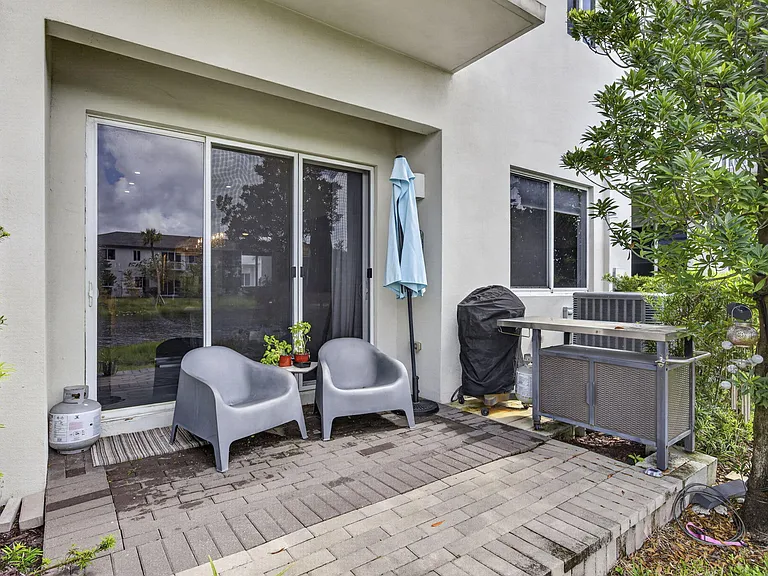 1431 Pioneer Way — Photo 28