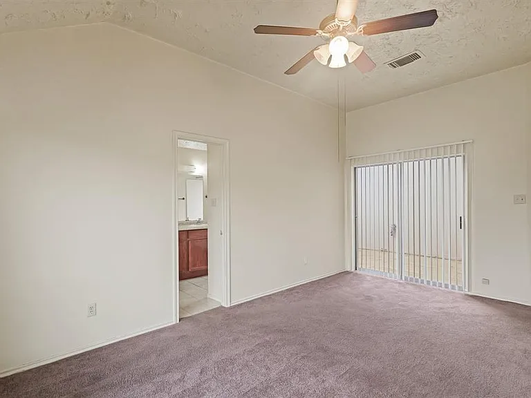 8731 Croteau Dr — Photo 10