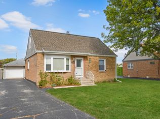 7828 Suburban Ln, Bridgeview, IL 60455