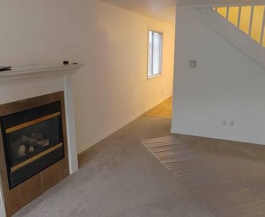 2nd image of 10559 Midvale Ave N #10559