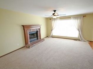 476 Coventry Trail Ln, Maryland Heights, MO 63043