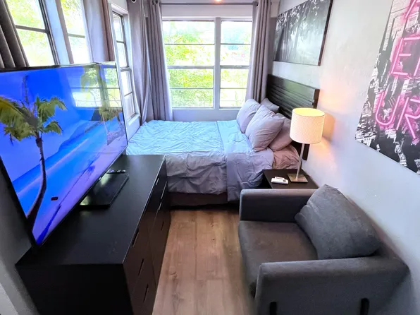 304 N Keech St Room 1, Daytona Beach, FL 32114