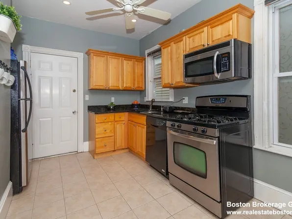 797 Columbia Rd #3, Dorchester, MA 02125