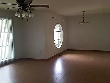 3 bed, 3.5 bath, 1867 sqft, $1,800 — Photo 2