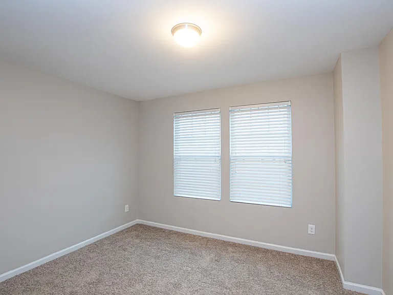 535 Calen Ln — Photo 15