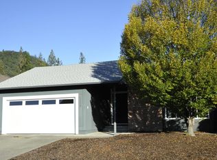 330 Orchard Street, Healdsburg, CA 95448