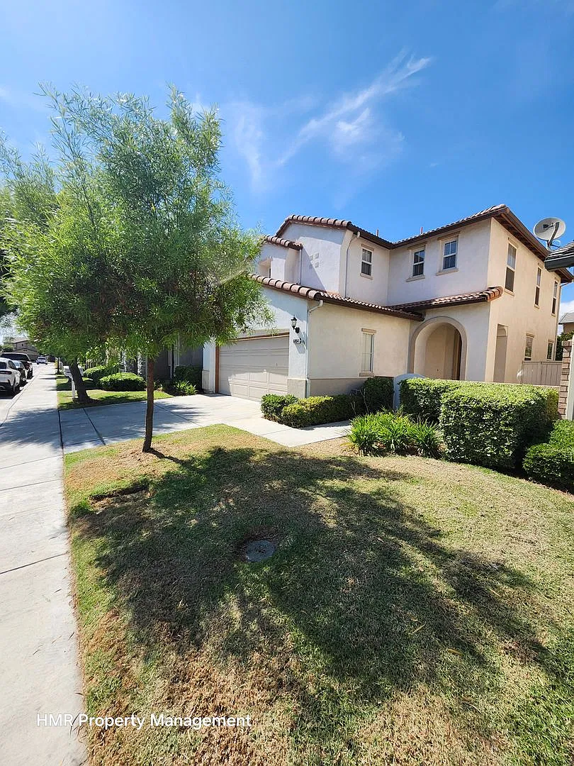 Gorgeous single family home in Chino — Photo 3
