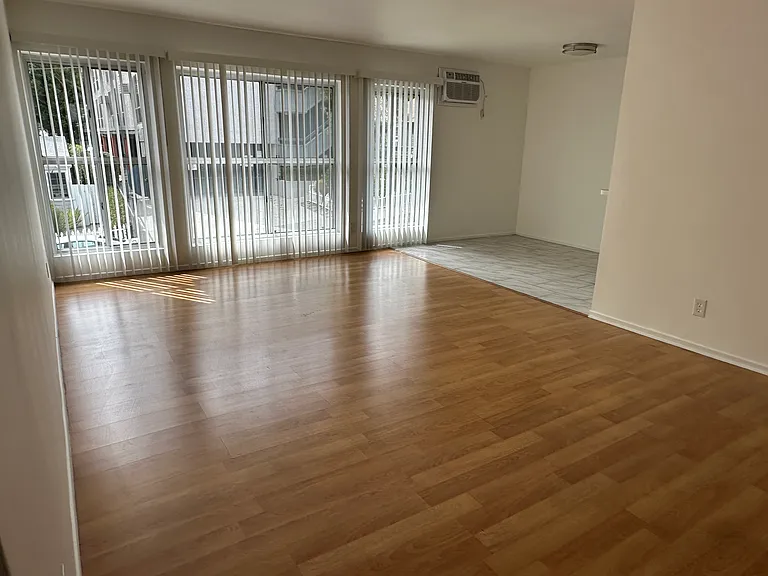 930 Westbourne Drive — Photo 7
