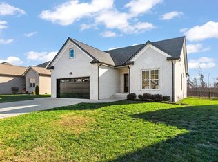 824 Brown Swiss Ct, Clarksville, TN 37043
