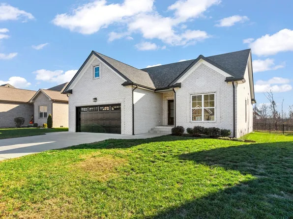 824 Brown Swiss Ct, Clarksville, TN 37043