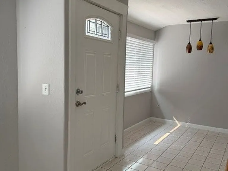 1690 Longview Way NW — Photo 5