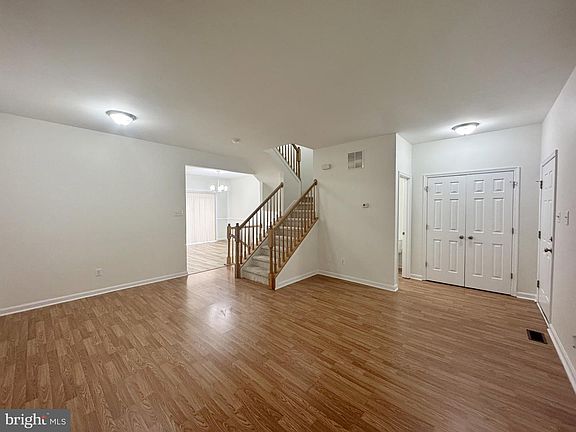 5th image of 466 Sequoia Dr