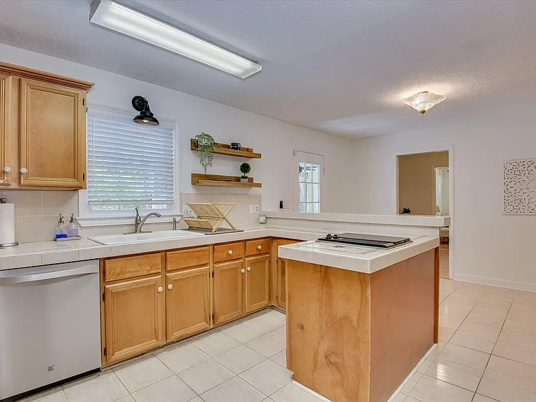 869 Hickory Ridge Rd — Photo 16