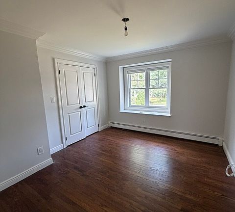 5th image of 409 N Woodland St