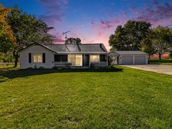 511 W Beard Rd, Pentwater, MI 49449