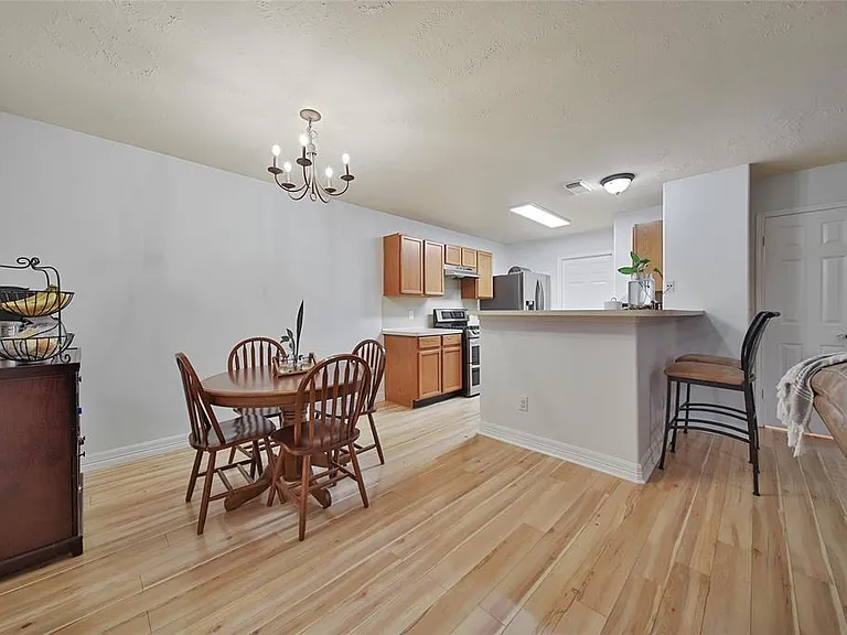 16923 Lockford Ln — Photo 5