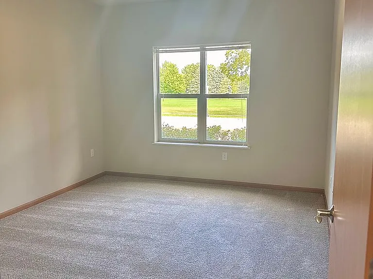 Fairway Glen Apartments — Photo 17