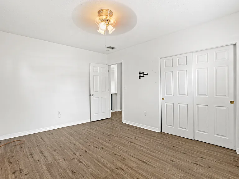 5911 Olive Ave — Photo 9