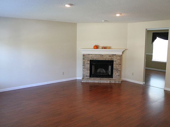 2nd image of 7643 Sunflower Dr